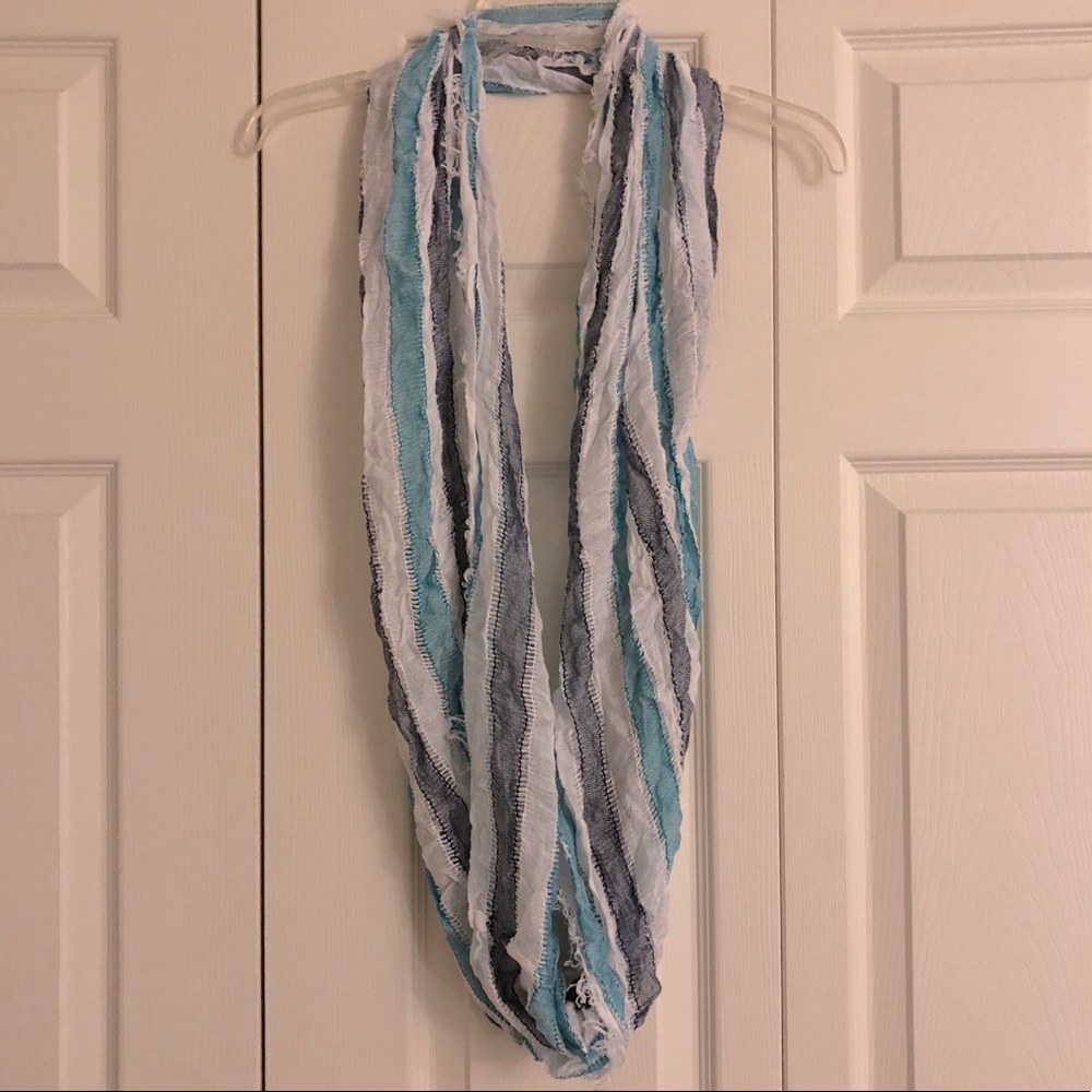 Women’s infinity scarf